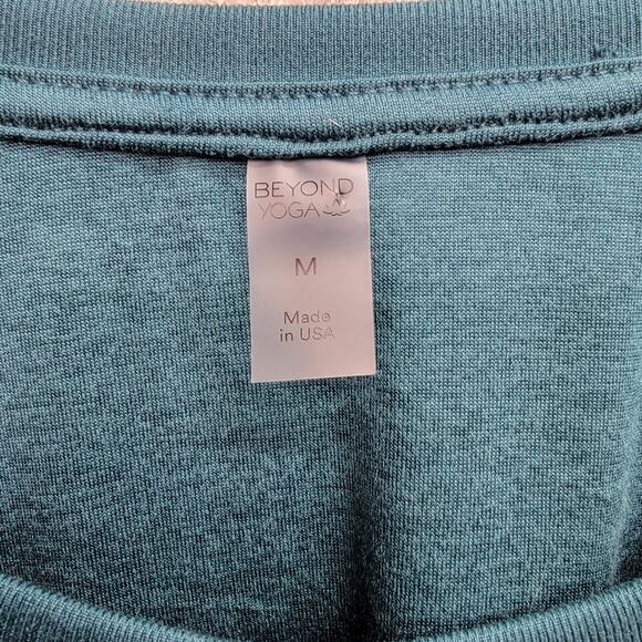 BEYOND YOGA DAYDREAMER CROPPED LONG SLEEVE TOP, SIZE M - Picture 4 of 7